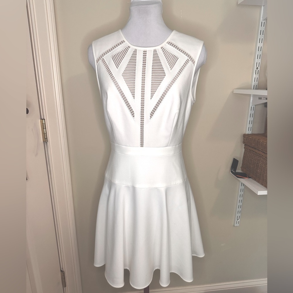 BCBGMax Azria Cream Fit and Flare Mini Dress size 6 creamy white